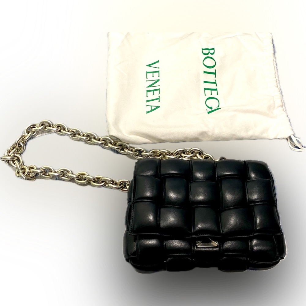 BOTTEGA VENETA Padded Chain with silver HW
Cassette in Black in dusk bag, no box